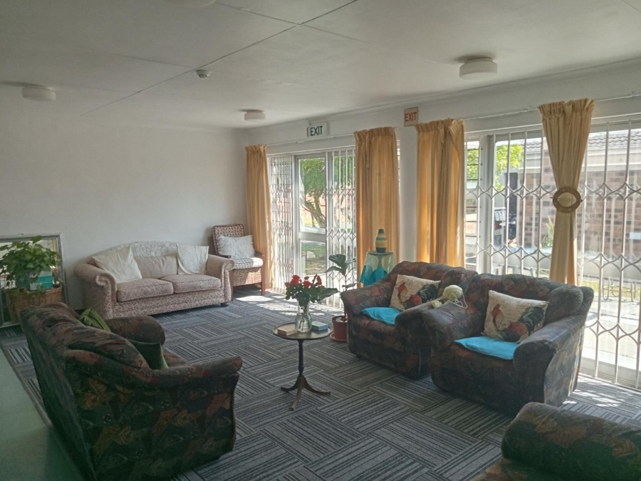 To Let 1 Bedroom Property for Rent in Montclair Western Cape